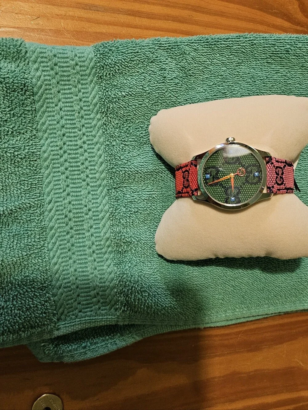 Gucci Multicolor Watch. Never Worn. It Is AUTHENTIC